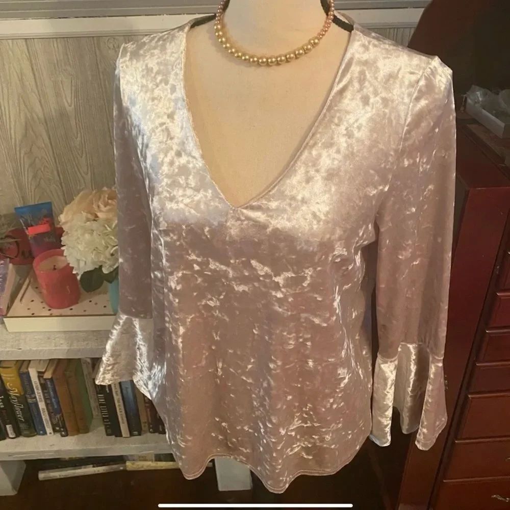 Karen Kane Sz S Blush Crushed Velvet Bell Sleeve Boho Top